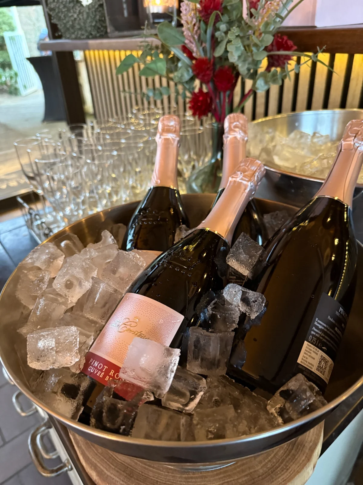 Gekühlter Rosé für den Empfang